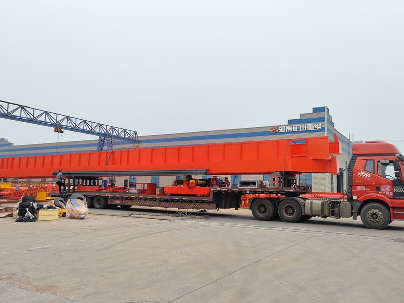 通用橋式起重機 QDXX32/5t—27.7m 制作完成，發往陜西省銅川市交付客戶使用。